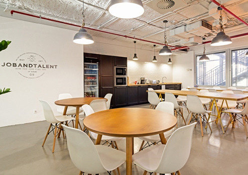 榮爾服飾公司辦公室裝修設(shè)計(jì)